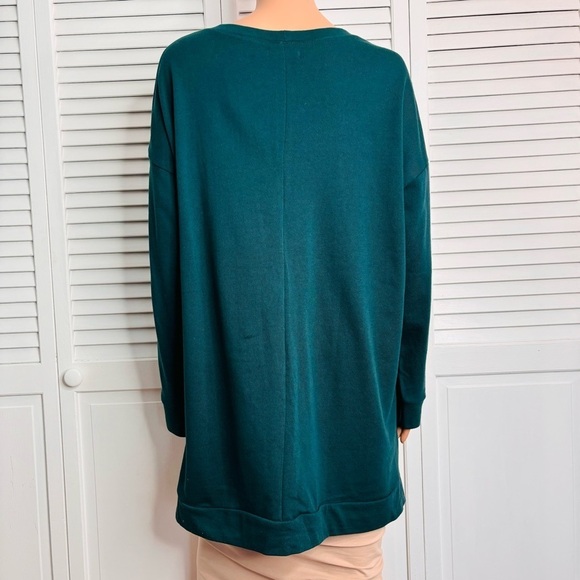 New LANE BRYANT Scattered Stars High-Low Graphic Sweatshirt Size 18/20 - Picture 9 of 9